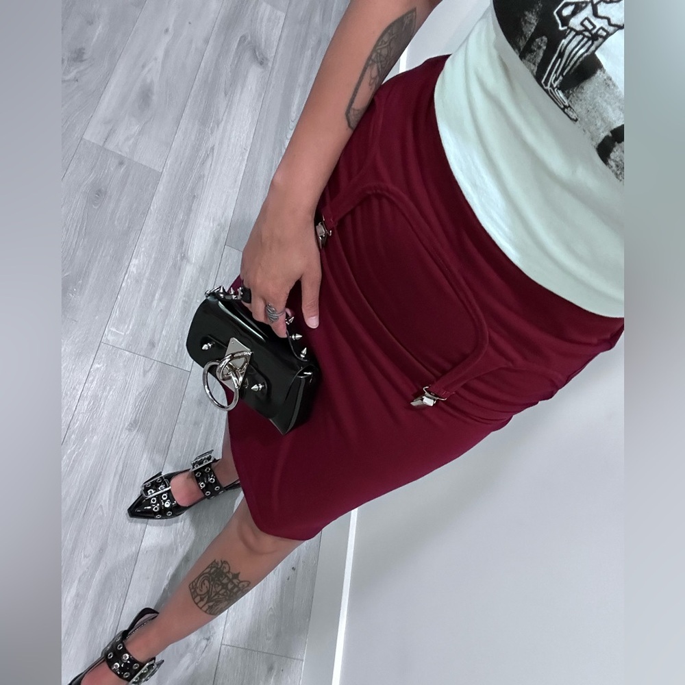 Noctex black skirt with front clips